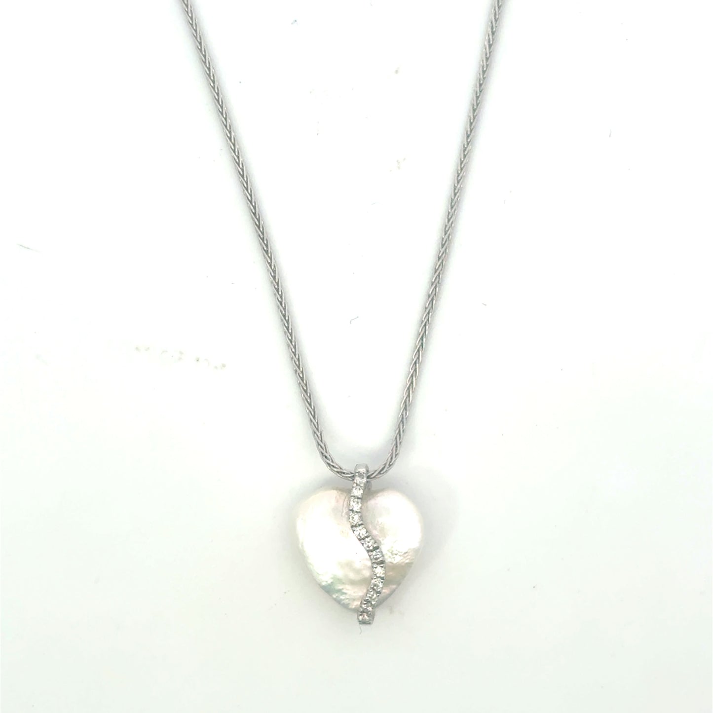 ROMANCE DIAMOND NECKLACE