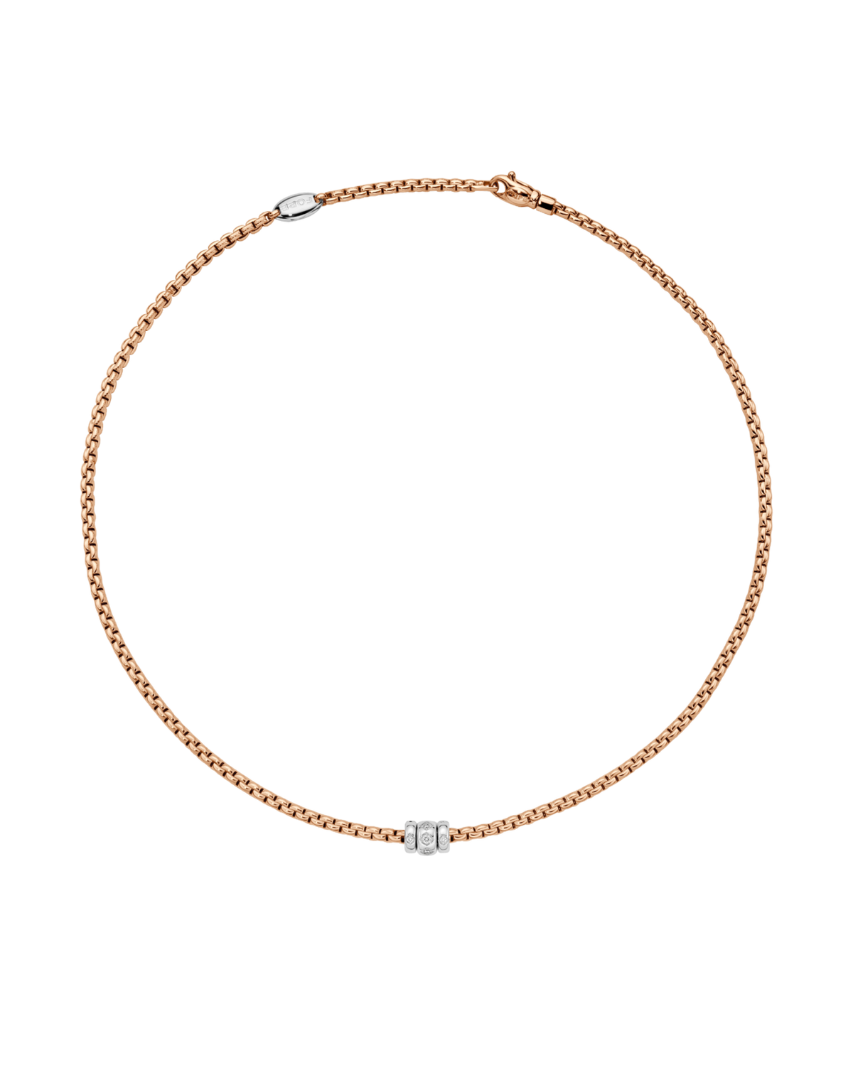 Necklace with rhombus-set diamonds