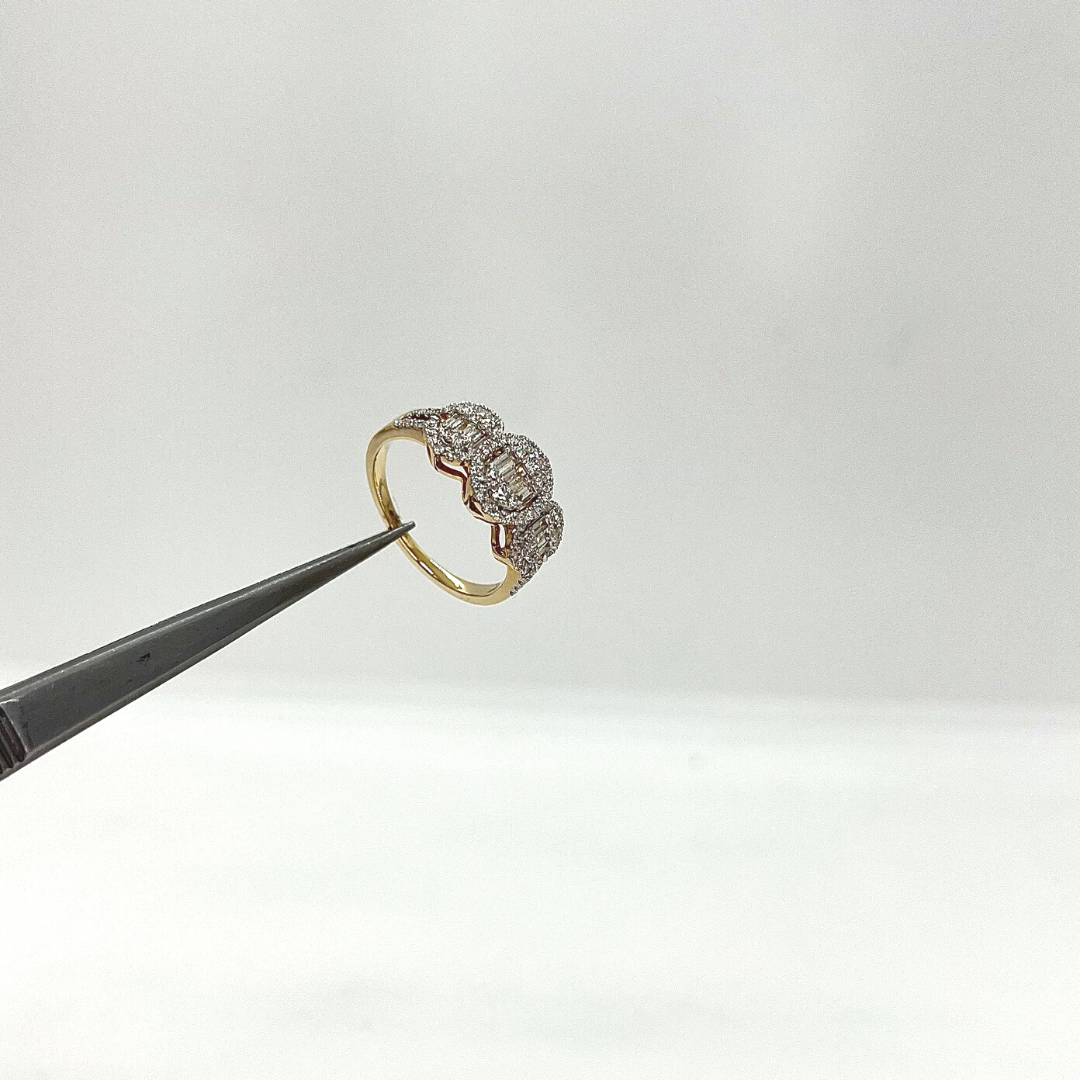 DIAMOND RING