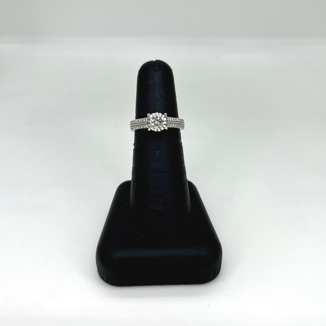 DIAMOND RING