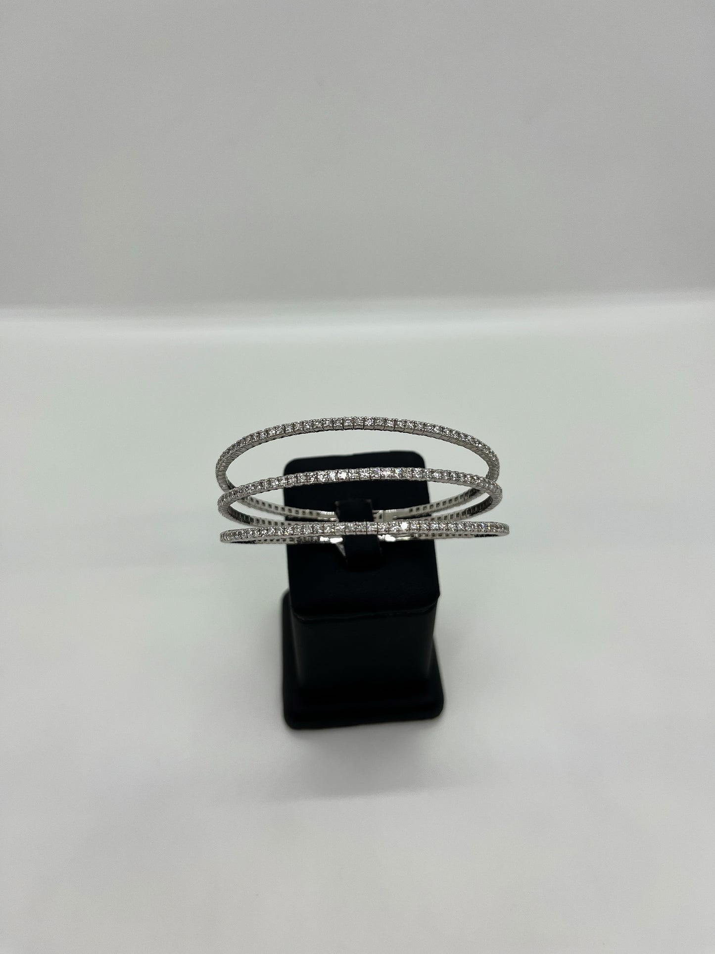 ROMANCE DIAMOND BRACELET 5.10CTW