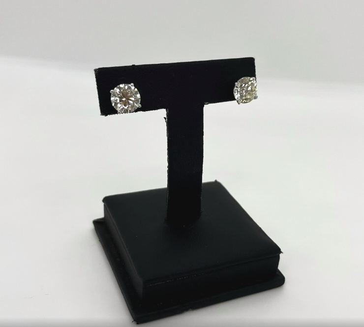 DIAMOND EARRING'S