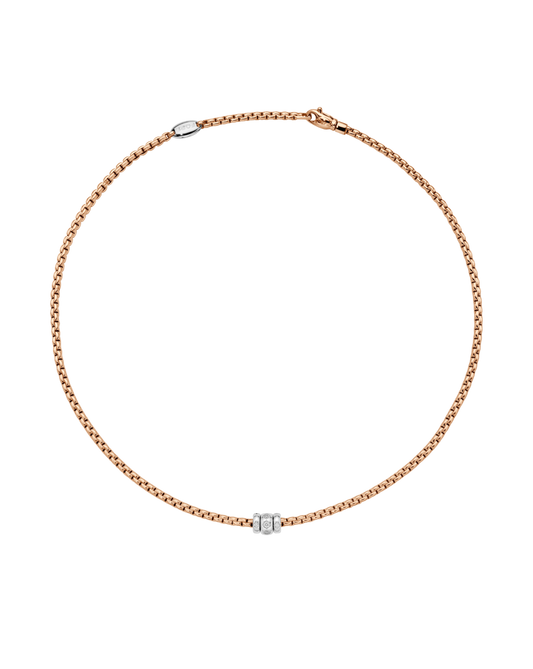 Necklace with rhombus-set diamonds