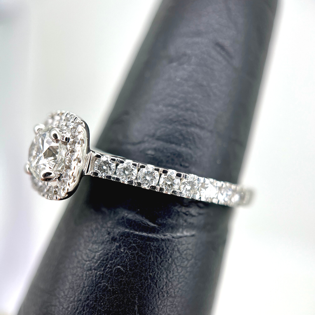 DIAMOND RING